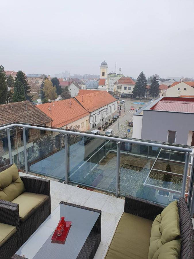 Appartamento Penthouse Heart Of Slavonia **** Ðakovo Esterno foto